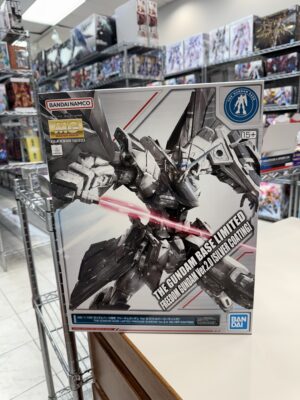 4573102616777-MG 1/100 The Gundam Base Limited Freedom Gundam Ver. 2.0 [Silver Coating]