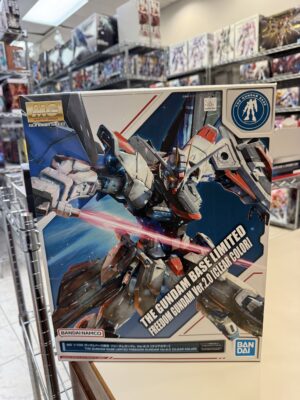 IMG_4786 4549660186250-MG 1/100 The Gundam Base Limited Freedom Gundam 2.0 Clear Color