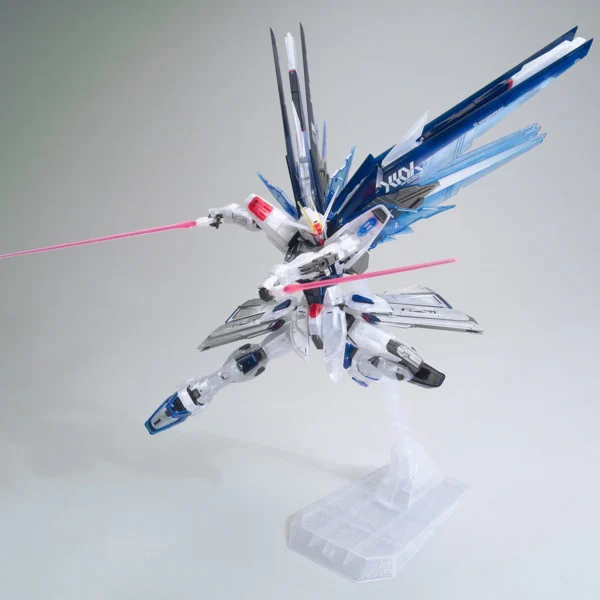 4549660186250-MG 1/100 The Gundam Base Limited Freedom Gundam 2.0 Clear Color