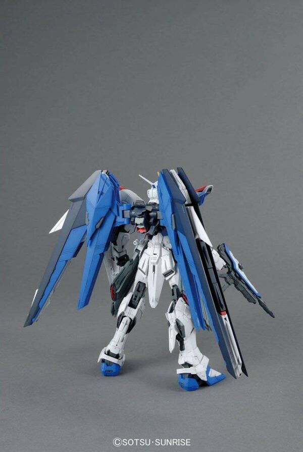 5061611-MG 1/100 Freedom Gundam Ver.2.0